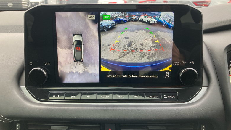 Nissan Qashqai 1.3 DiG-T MH N-Connecta 5dr Petrol Hatchback